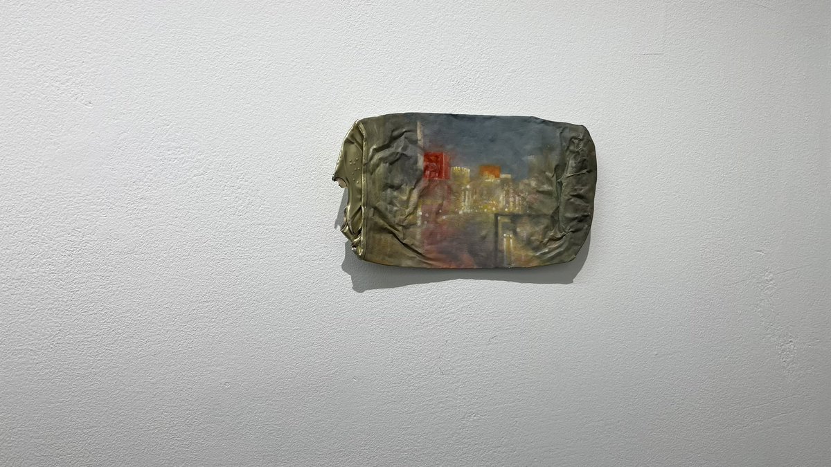 SNOW Contemporaryにて「ファインディング・ファンタスティック・ファンデーション」
独自の支持体・画材を使用する作家たちの、下地に着目したグループ展。出展作家は敬称略で木村萌、多田恋一朗 、谷口洸、中根 唯、山田悠太朗、雨宮庸介。うららか絵画祭から繋がっている？4/5まで。