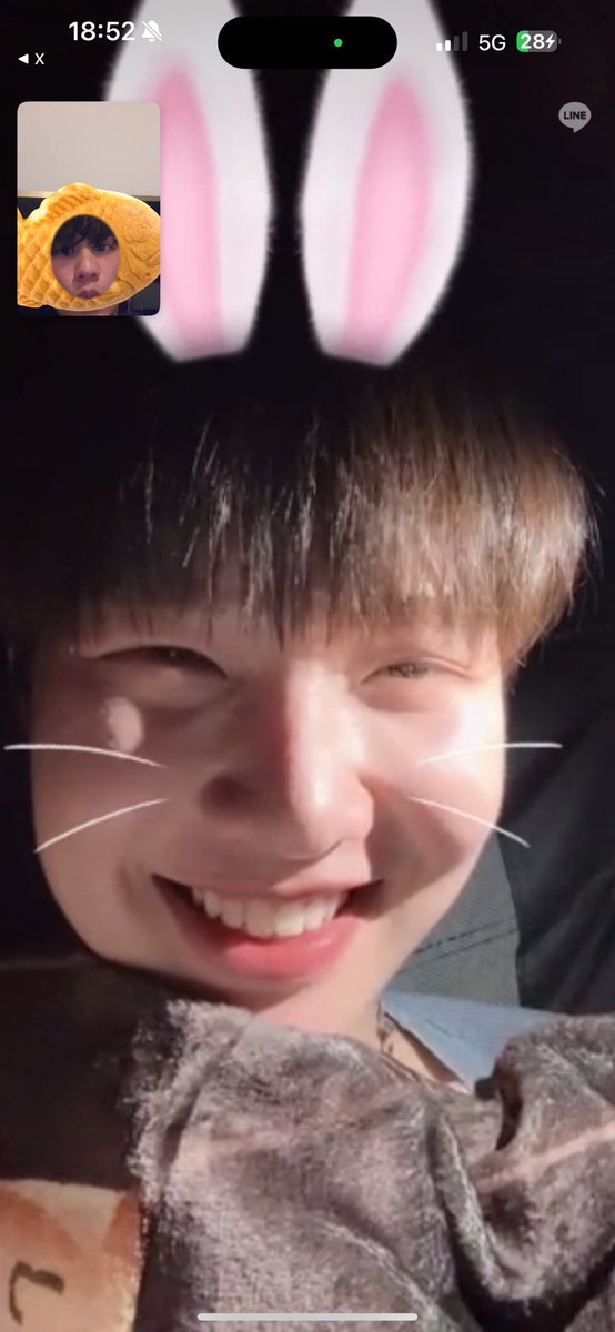 สู้ ๆ งับ

Khemjira The Series Q18
#เขมจิราต้องรอดQ18