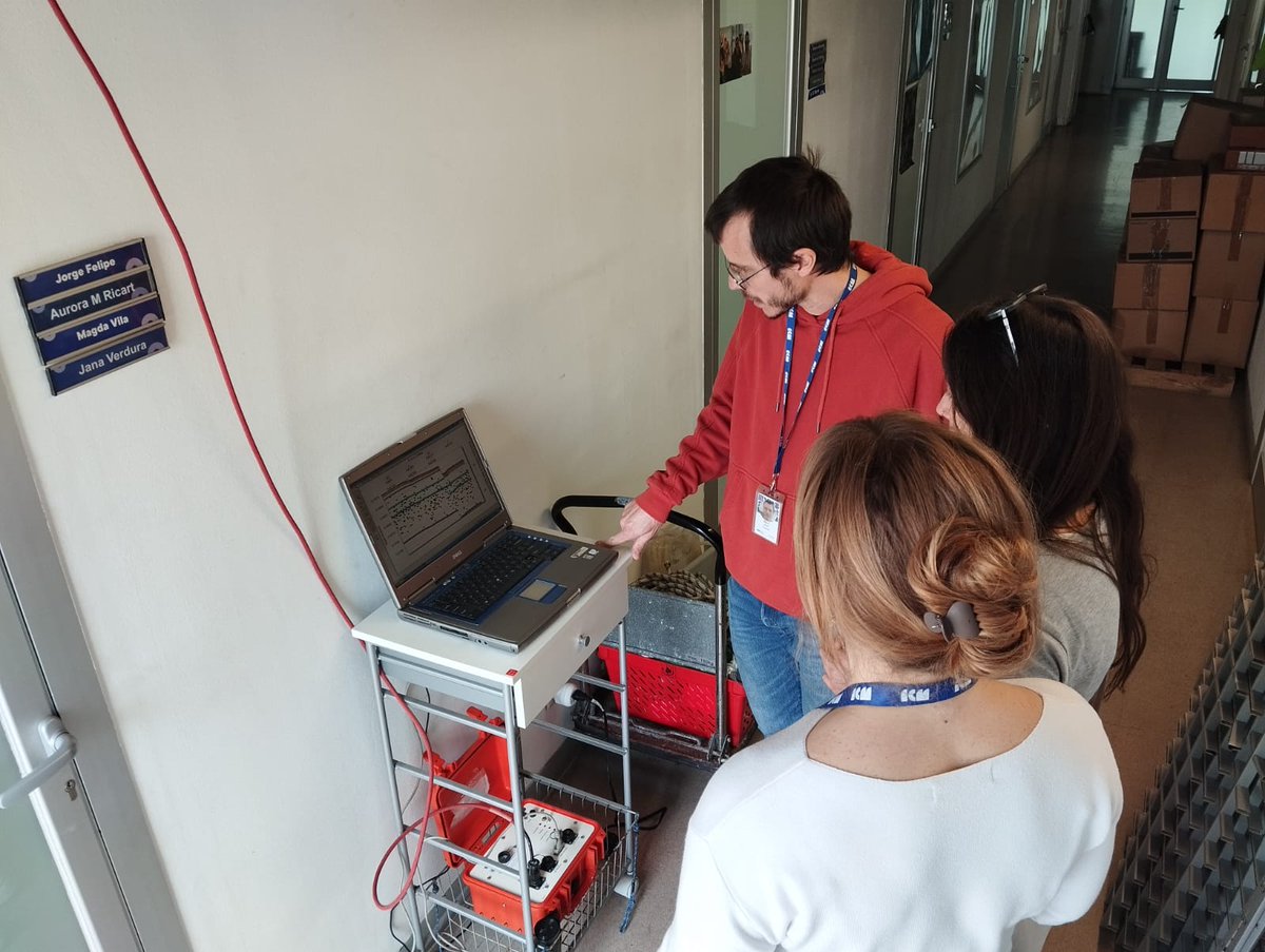 simolab_'s tweet image. Leaving everything ready for the new upcoming @simolab_ experiment: today, preparation of incubation tanks for measuring the degradation and production rates of sulfur volatile organic compounds (#VOCs) in seawater from Blanes Bay.
#GOOSEproject