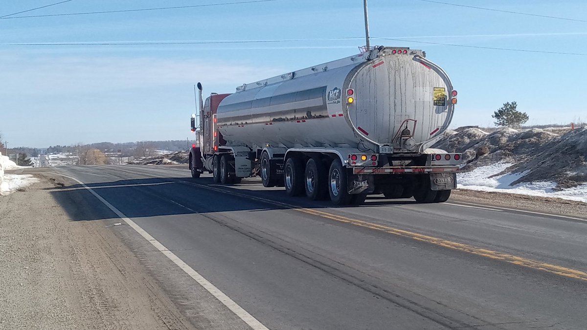 The boys are busy doing #manure relocation jobs this week.. 
Pits getting full .... don't hesitate to call... 🤙
#manure #relocation #isitspringyet