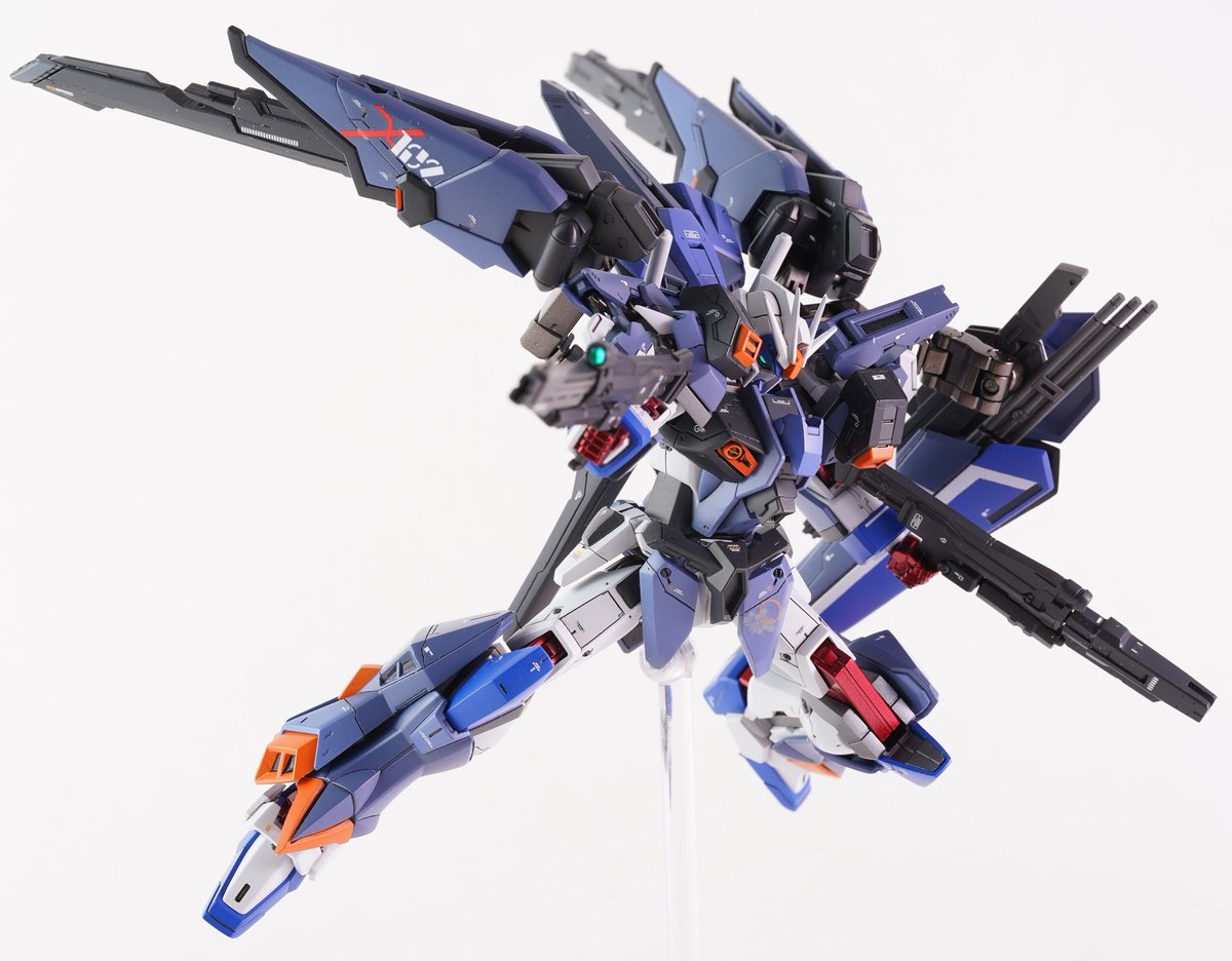 mabo_ma_mabo's tweet image. 「君のビルドストライク…!!このデュエルで超えてみせる!!!」
【アメイジングデュエルガンダム】完成!
「ユウキ・タツヤがイオリ・セイの進化し続けるビルドストライクを超えるために用意した機体」という設定で製作しました!!
武装ギミック、改修等はツリーへ↓
#ガンプラ