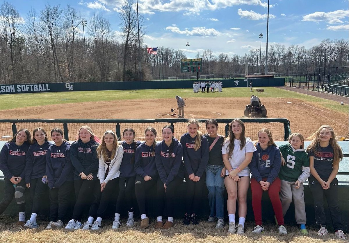Two Firebirds teams went to the @gmusoftball vs. <a href="/ohiobobcatsb/">Ohio Softball</a> game on Sunday afternoon!