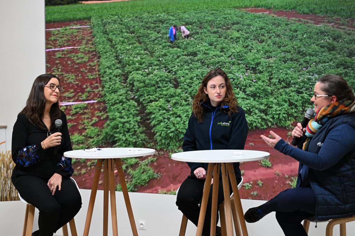 Dans le cadre de la #journeeinternationaledesdroitsdesfemmes, n’hésitez pas à (re)visionner l’émission portée, sur le #villagesemence, par notre partenaire <a href="/VoxDemeter/">Vox Demeter</a>. 
Des femmes inspirantes qui témoignent de leur expérience dans le monde agricole👩🏻‍🌾. 
👉🏻 villagesemence.fr/nos-emissions-…