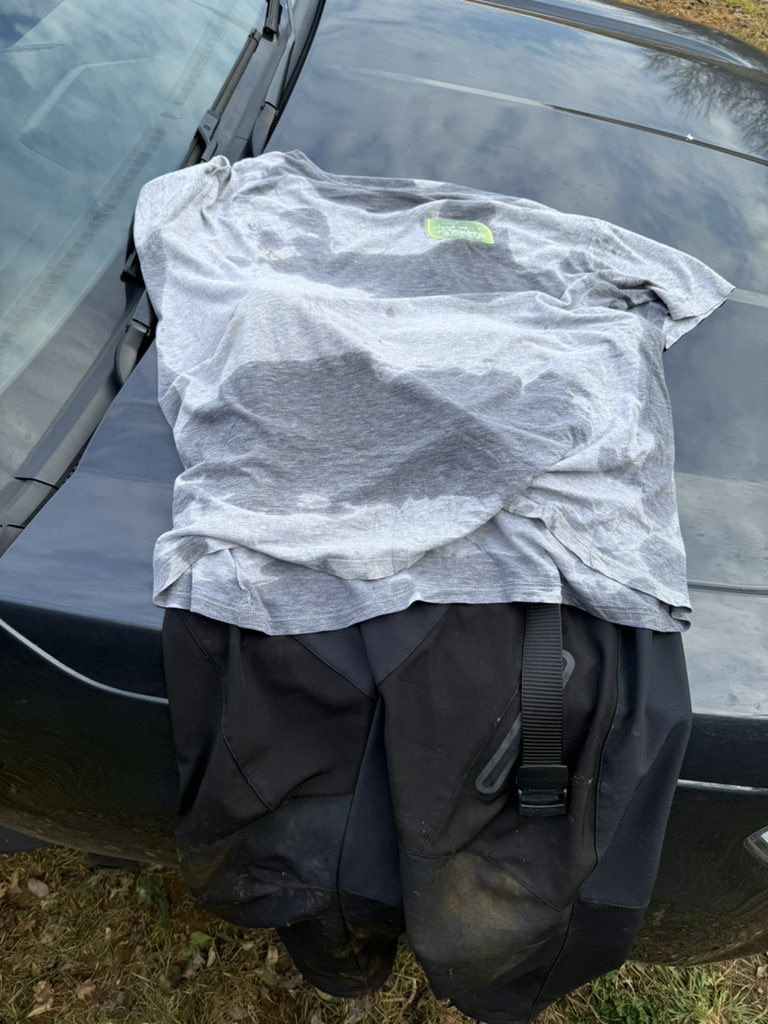 Andrew Knaggs (@knaggsy16) on Twitter photo And so it begins, the annual irrigation has started post. First day = first change of clothes as well 🤦🏻♂️🤦🏻♂️🤦🏻♂️🤦🏻♂️🤬🤬🤬😂 🇬🇧 🥗 🥬 🚜 💨 <a href="/BritishGrowers/">British Growers</a> #salads #lettuce And so it begins, the annual irrigation has started post. First day = first change of clothes as well 🤦🏻♂️🤦🏻♂️🤦🏻♂️🤦🏻♂️🤬🤬🤬😂 🇬🇧 🥗 🥬 🚜 💨 <a href="/BritishGrowers/">British Growers</a> #salads #lettuce