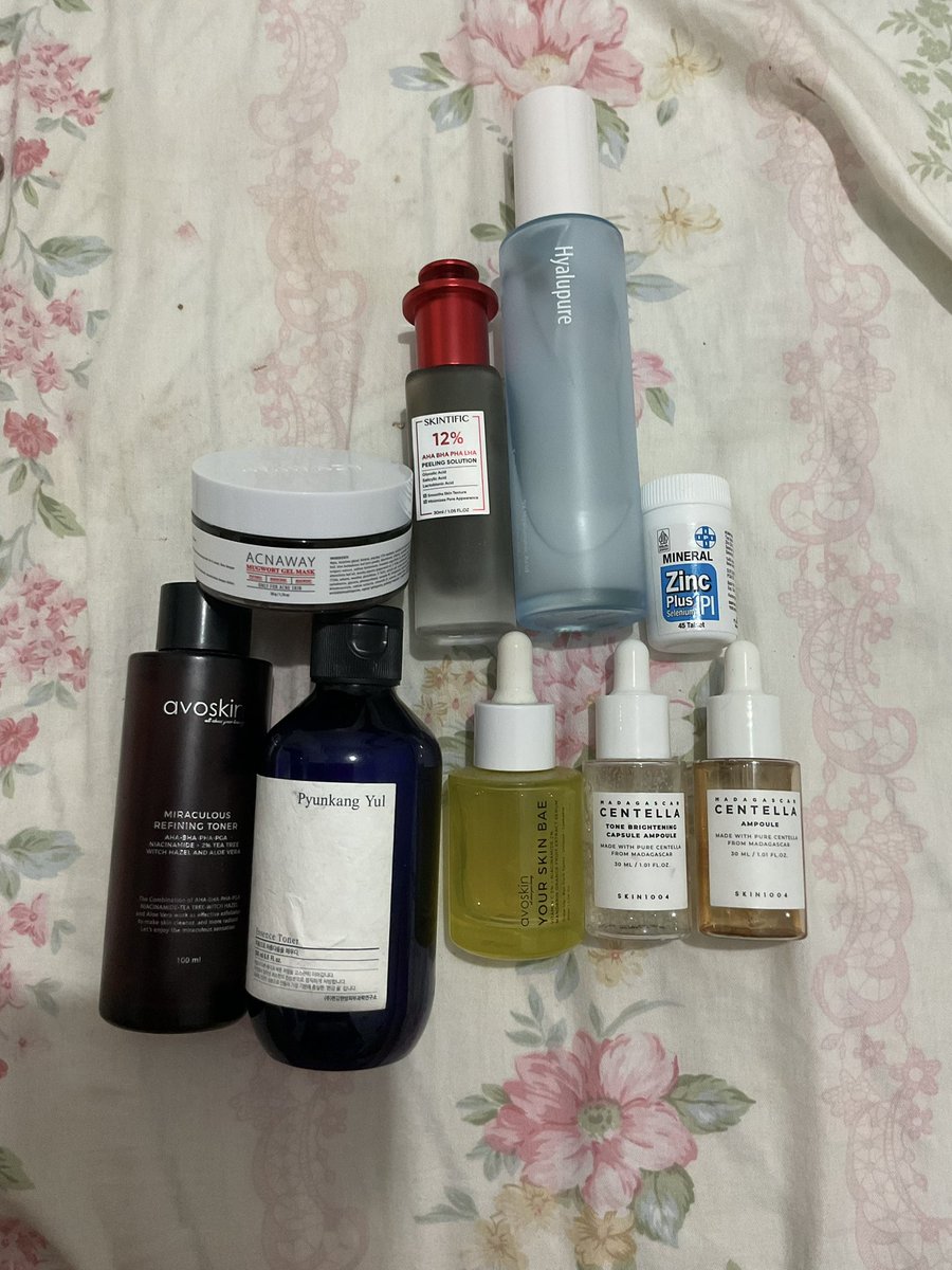xsaahc's tweet photo. ‼️WTS PRELOVED SKINCARE MURAH‼️
🖇️ la roche posay cicaplast baume b5+
🖇️ lucienne retinol pro+ cream
🖇️ moisturizer hyalupure 
🖇️ skintific peeling solution 
🖇️ pyunkang yul essence toner
🖇️ avoskin miraculous refining toner 
🖇️ acnaway mugwort gel mask 
🖇️ avoskin vitamin c https://t.co/dVXjg60UMI