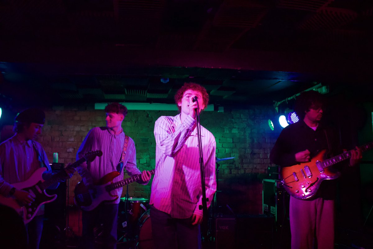 _CLOUDBURST__'s tweet image. Had a sick night in Leicester on friday supporting Marnies Girl the Band, MG x CB round 2 at @blackprincenn 
skiddle.com/e/40500679 ☁️💥