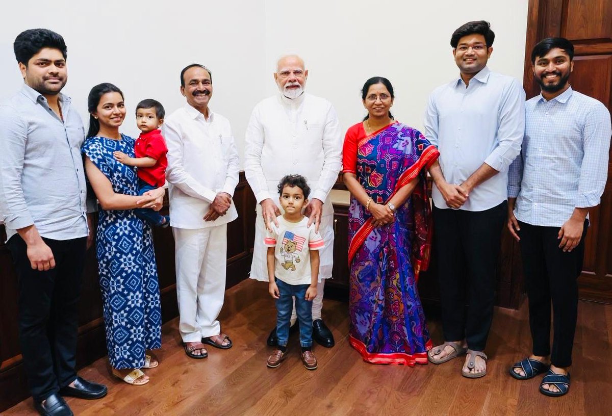 Eatala_Rajender's tweet image. I am deeply grateful to the Hon'ble Prime Minister Shri @NarendraModi ji, for graciously spending valuable time with my family and me. This unforgettable moment is truly a highlight in my life.
#ThankYouModiJi @BJP4India @BJP4Telangana