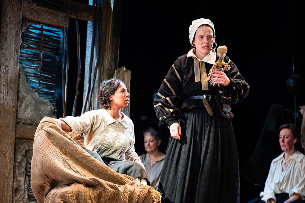 A Tryal of Witches traces the story of women accused of witchcraft. Powerful production <a href="/TheatreRoyalBSE/">Theatre Royal Bury St Edmunds</a> read full review ipswich24.co.uk/2025/03/10/rev… #theatreroyalbse