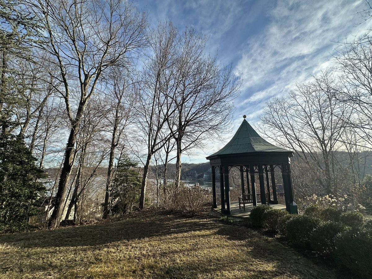 lisa_giocomo's tweet image. Looking forward to a day of science at @CSHL! Started my day with a sunrise run - such a beautiful campus