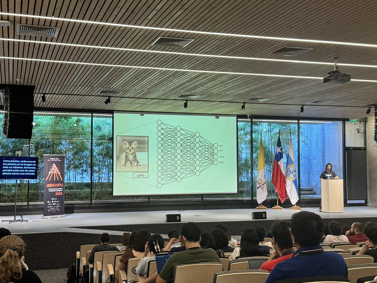 🎉 So happy to be at Khipu this year! Excited for the journey ahead and the amazing experiences to come. You can follow the incredible talks live, check below ⬇️ 🇨🇱#KHIPU2025
