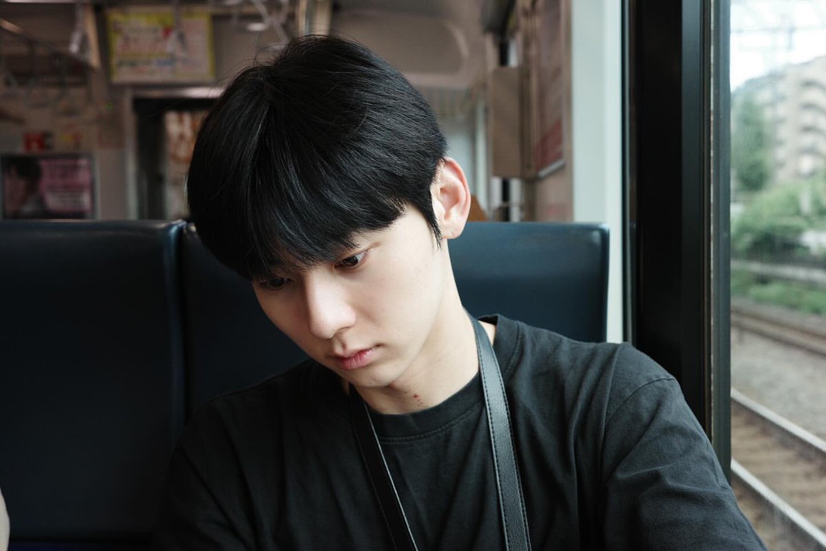 optimusempress's tweet photo. the slice of life drama potential in these minhyun pics... https://t.co/kgxV3nrp9E