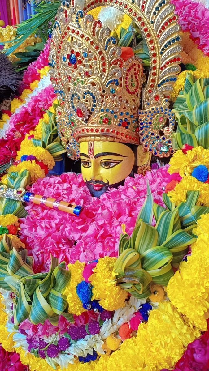 जय श्री श्याम ❤️🙏
हारे का सहारा है ये, इससे ज्यादा कोई राज नहीं
जिस के सिर पर हाथ हो इनका , इससे महंगा कोई ताज नहीं....
।। जय श्री श्याम।।🙏🙏