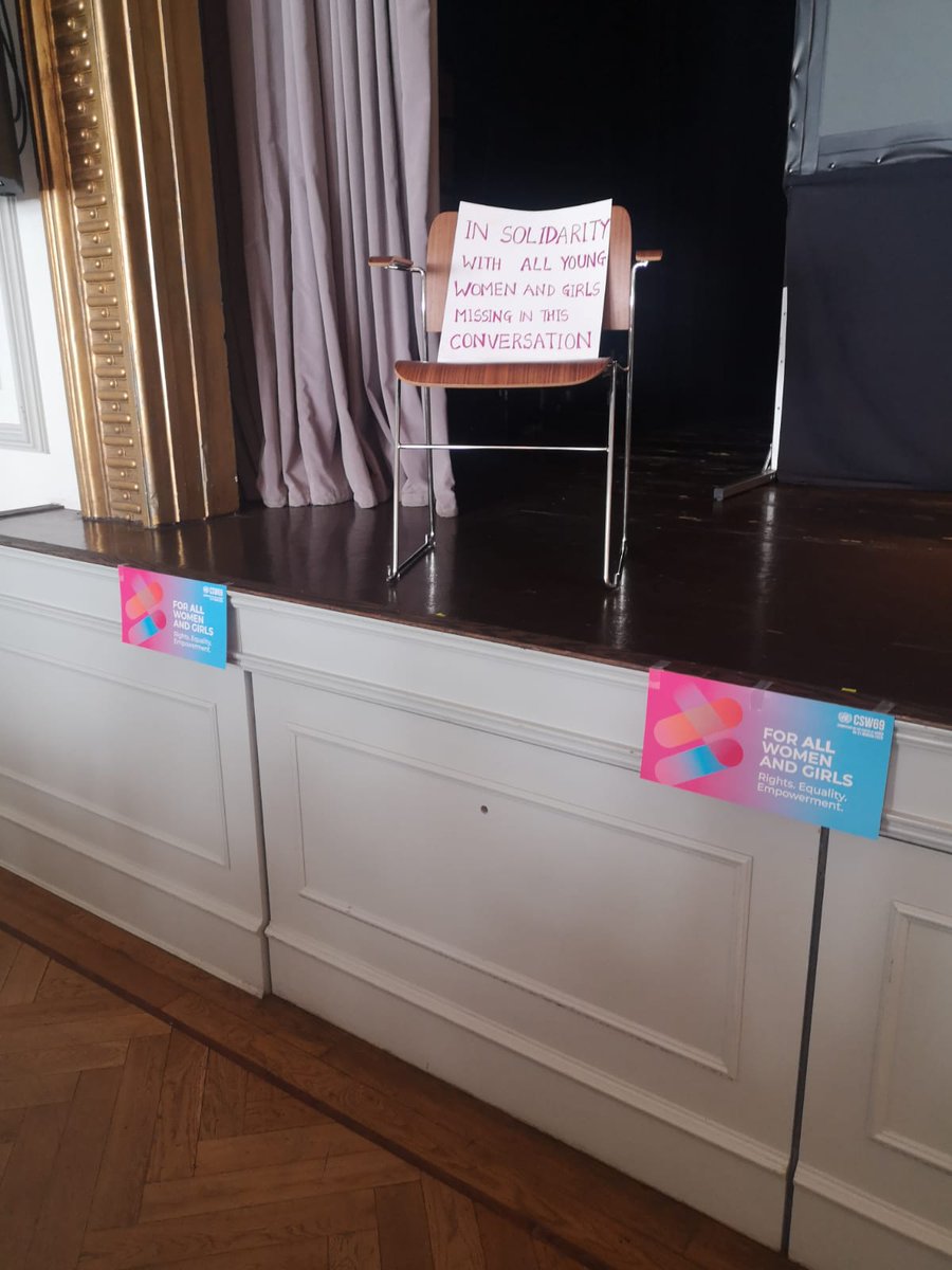 frontlineaids's tweet image. The @frontlineaids @READY_Movement team are at #CSW69! 🚺🌏

Our M&amp;amp;E Advisor, Isobella tells us:

💬 "I'm excited to be part of the Global Youth Forum. We want the voices of young people especially women most affected by #HIV to be heard &amp;amp; prioritised in global health responses."