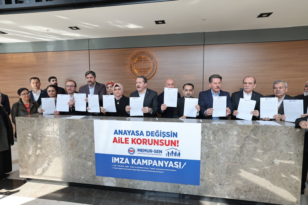MemurSenKonf's tweet photo. KÜRESEL SAPKIN LOBiLERİN AİLEYİ İFSAD GİRİŞİMLERİNE KARŞI  ANAYASAL GÜVENCE İSTİYORUZ.

Memur-Sen olarak, aile kurumunu korumak ve başörtüsü özgürlüğünün anayasal güvence altına alınmasını sağlamak için imza kampanyası başlattık.

Bu kampanya ile:
✅ Anayasa’da "Aile, kadın ve erkekten oluşur. Aile ilişkisinin temeli evliliktir" ifadesinin yer almasını,
✅ Başörtüsü özgürlüğünün anayasal güvence altına alınmasını istiyoruz.

Toplumun temeli olan aileyi ve nesli korumak için herkesi imza kampanyamıza destek vermeye davet ediyoruz.

📌 Sen de imzanla destek ol.
📍 Kampanyaya katılmak için: https://t.co/y7rXzPsUQ9

#AileyeDeğer

🔗https://t.co/ZRzG1XTYee