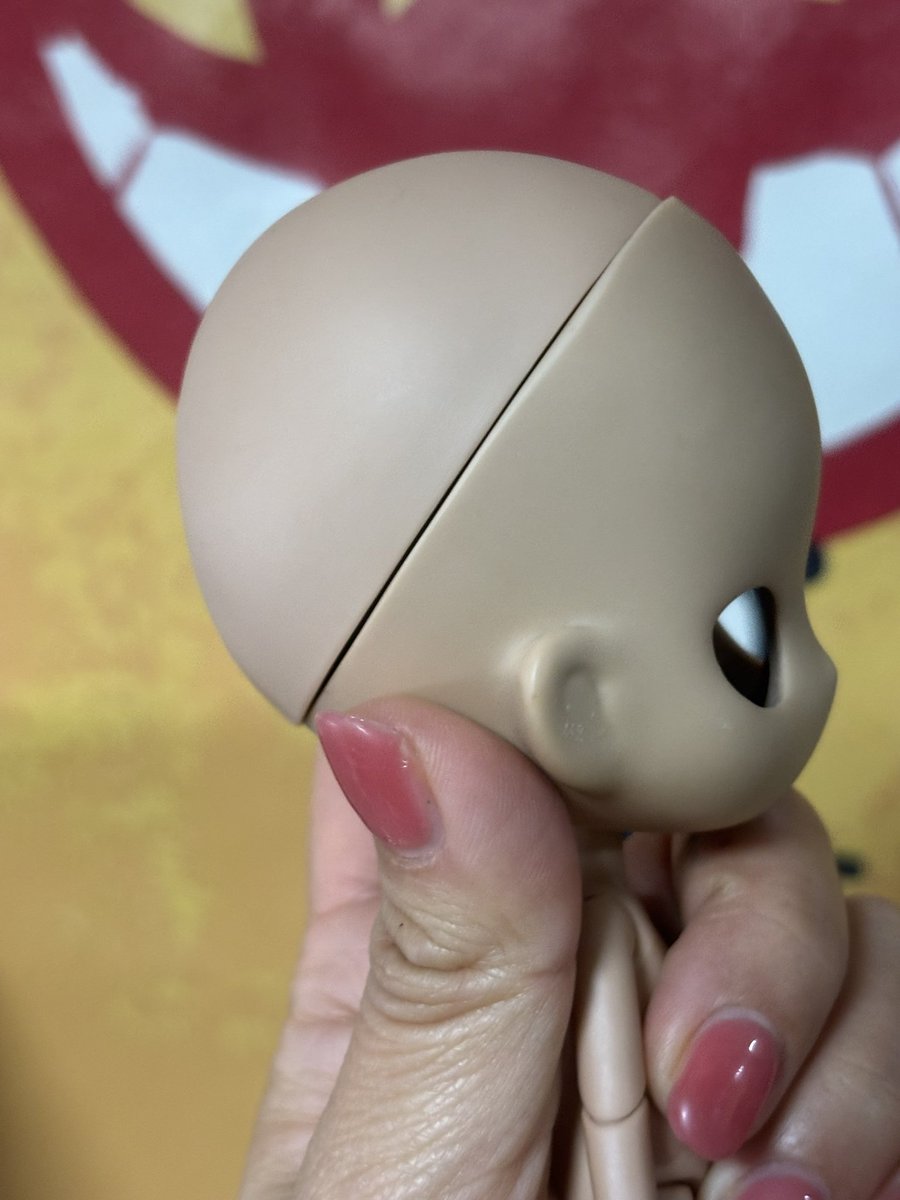 RT이벤트💕트친한정X

텐스킨 캔디돌 나눔 입니다.
2021년도분 인형이며 이마에 찍힘 있음 + 안면 황변으로 몸, 뚜껑과 색차 좀 있습니다.
인증서, 디폴박스 있으나 솜이불 없음.
큰 조건없는 알티 이벤트기 때문에 그저 좋은 분께 가길 바라나, 만약 되팔시 집착광공의 외눈박이를 직관하실 수