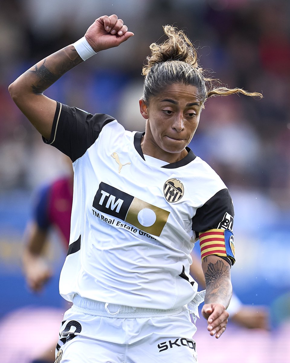 Valencia CF Femenino #ADNVCF (@vcf_femenino) on Twitter photo 🫡 𝗪𝗘𝗟𝗖𝗢𝗠𝗘 𝗕𝗔𝗖𝗞 <a href="/kerllyreal19/">Kerlly Real</a> 🧡
⚽️ Cuánto te ha echado de menos el verde, capi 🦇
#ADNVCF | #LigaF 🫡 𝗪𝗘𝗟𝗖𝗢𝗠𝗘 𝗕𝗔𝗖𝗞 <a href="/kerllyreal19/">Kerlly Real</a> 🧡
⚽️ Cuánto te ha echado de menos el verde, capi 🦇
#ADNVCF | #LigaF