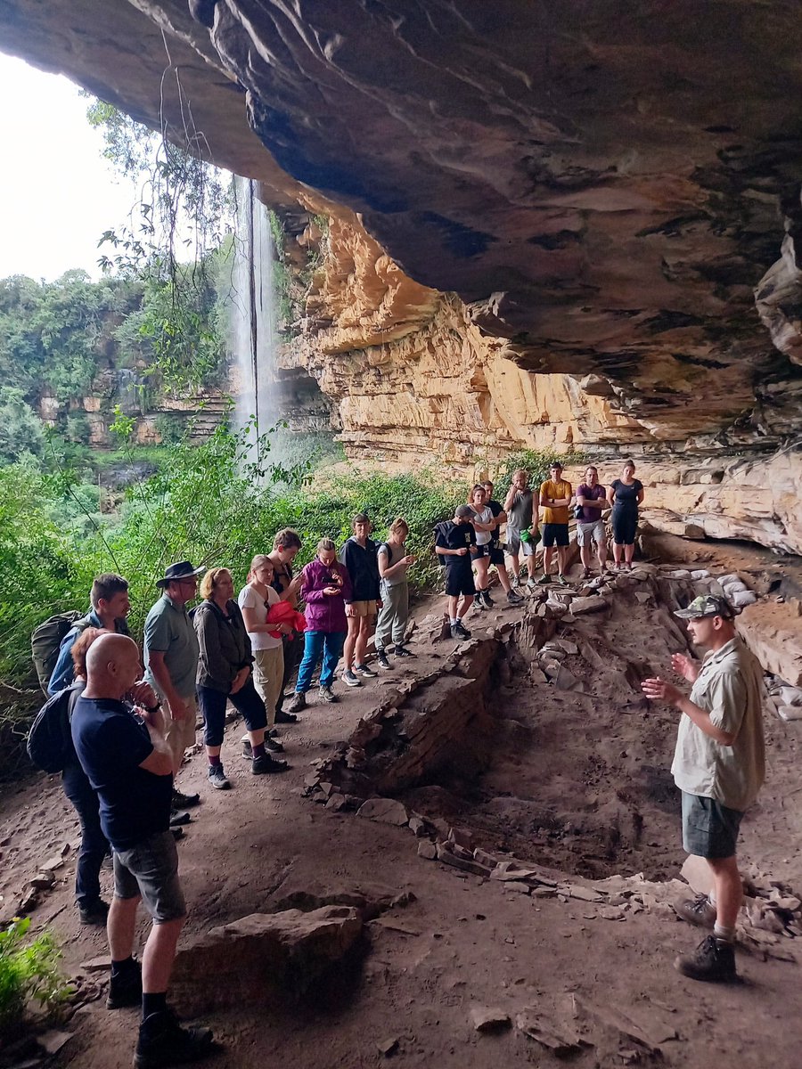 hannes_rathmann's tweet image. Visited the stunning #HolleyShelter site in KwaZulu-Natal, South Africa. ⛏️🧭🦴Super interesting tour by the excavator @gregorDbader