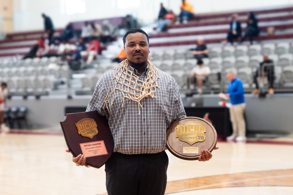 CoachMike_Seney's tweet photo. Since 2015 in Region XX there has been one constant... 

January
February
Mike Seney
April
May

10 straight Region XX Championships 140-0 vs Region XX opponents during this 10 year run.. The ⭕️>>> https://t.co/9ZbAN8FfTy