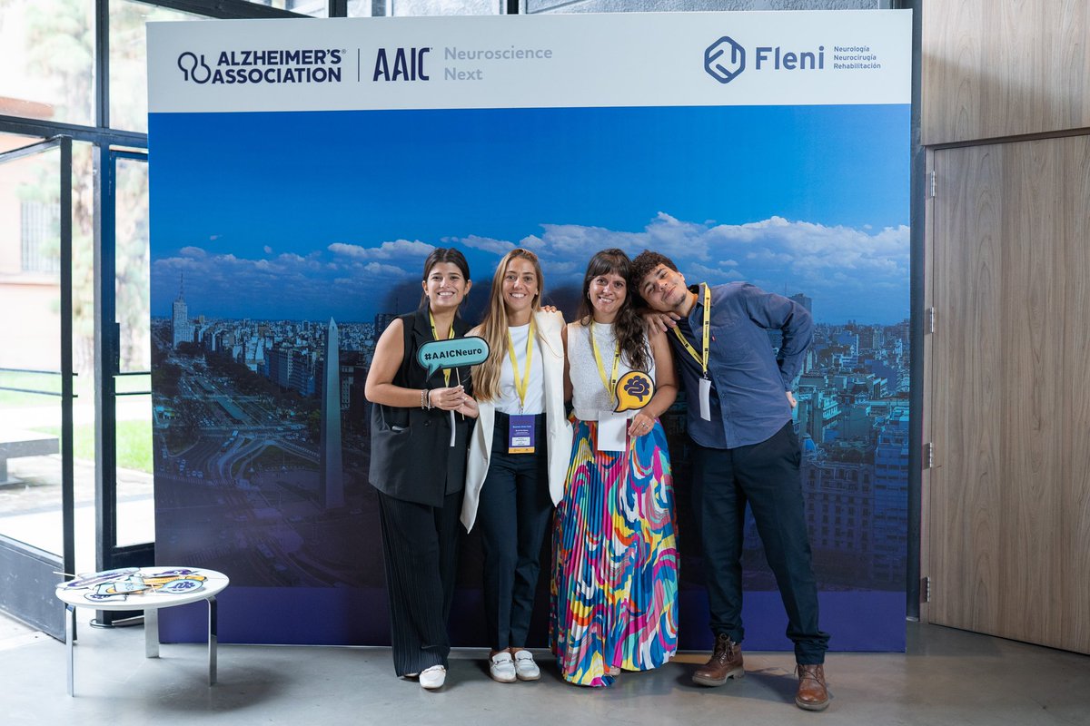 ✨Qué lindo es trabajar y compartir momentos con este equipazo! Muy contenta de haber sido parte de la conferencia #NeuroscienceNext Hub Buenos Aires 🇦🇷, liderado por <a href="/LuCrivelliOk/">Lucía Crivelli</a> y <a href="/ni_corv/">Nicolás</a>. 

Orgullosa de poder formar parte! Gracias <a href="/alzassociation/">Alzheimer's Association</a> 💜 y <a href="/FleniOficial/">Fleni</a> 💙