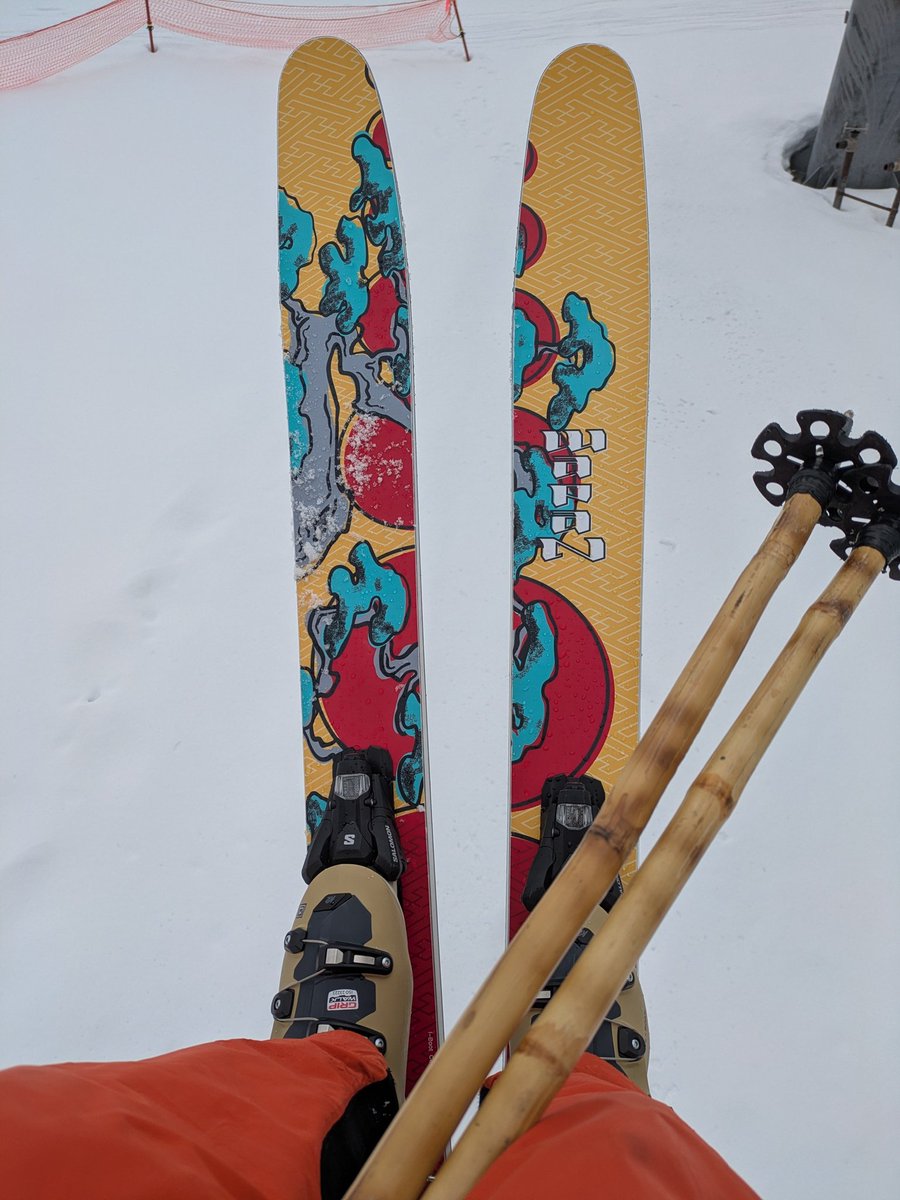 wapan ski
イ
今日の中ではいちばん気楽に乗れる太板。120超だけどST Rotation付けてる人もいるそう。
乗ったのは今季グラフィックだけれど来季のも良さそう。