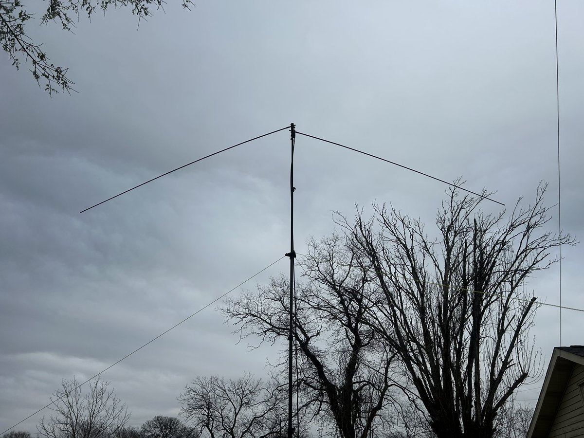 I experimented a little bit with a V and an inverted V configuration on the Buddipole this weekend. Had several family obligations but was still able to get on the air at times. The 10-meter band was definitely wide open during the day. Here is final map of QSOs made: