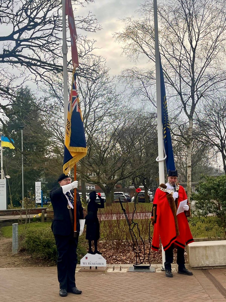 🎉 Today 56 independent countries celebrate #CommonwealthDay

🤝 This year’s theme is Together ‘We Thrive’

This morning the Mayor of Brentwood, Cllr Mark Haigh, raised the #CommonwealthDay flag outside the Town Hall.

Read more about Commonwealth Day at thecommonwealth.org/commonwealth-d…