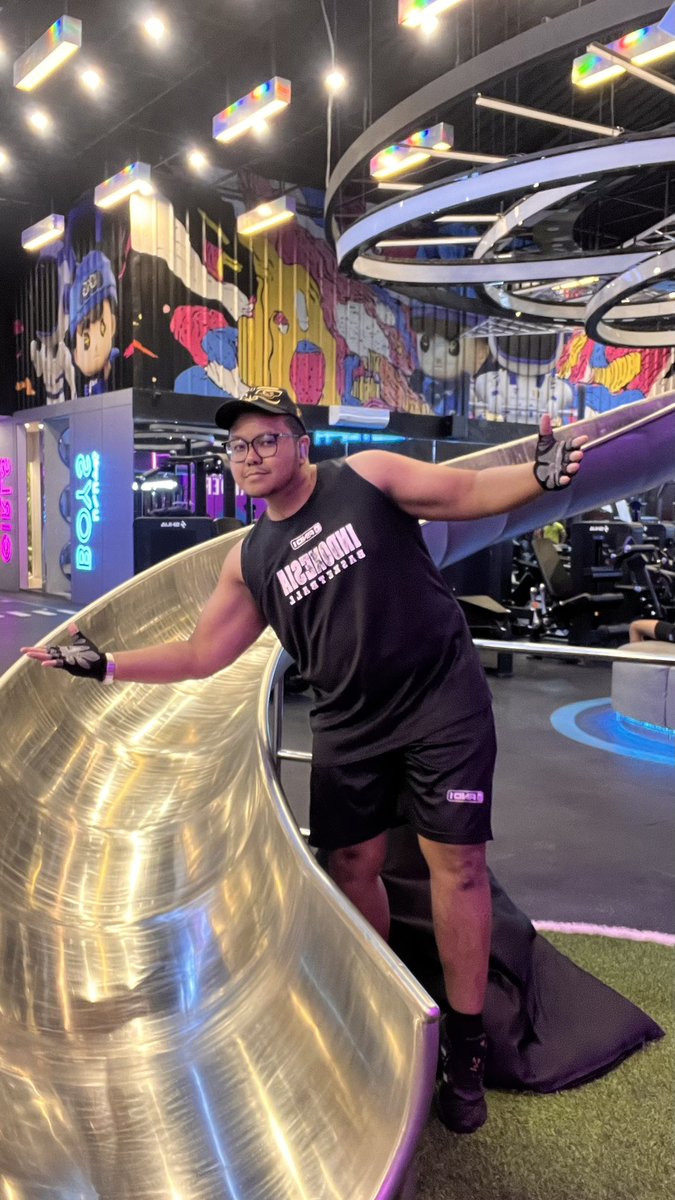 abdanalk's tweet image. angkat besi dini hari di cabang @Ftlgym_id yg ada prosotannya

sayang banget di atas jam 10 malem prosotannya gabisa diprosotin