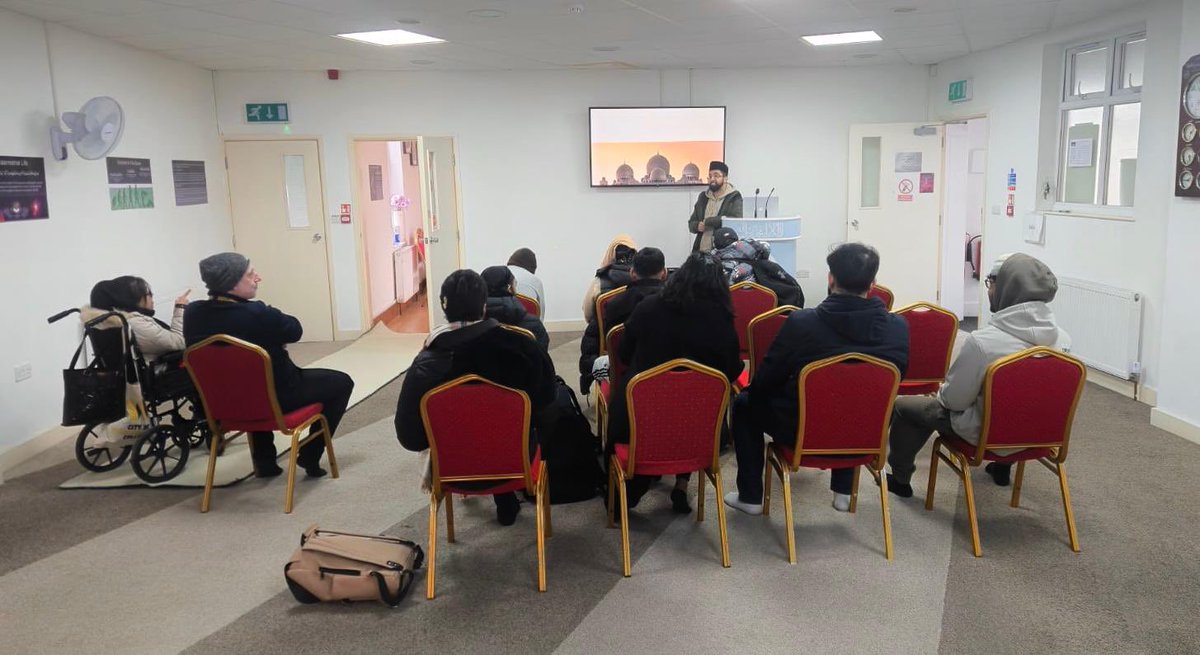 It was our pleasure welcoming students from City of Wolverhampton College <a href="/wolvcoll/">City of Wolverhampton College</a> today. Who made a visit to <a href="/amawolves/">Ahmadiyya Muslim Association Wolverhampton</a> Bait-ul-Ata Mosque 🕌 
To learn about Islam ☪️ and different faiths and communities.

#Ramadan

<a href="/UKMuslimYouth/">AMYA UK</a> <a href="/wolvcoll/">City of Wolverhampton College</a>
