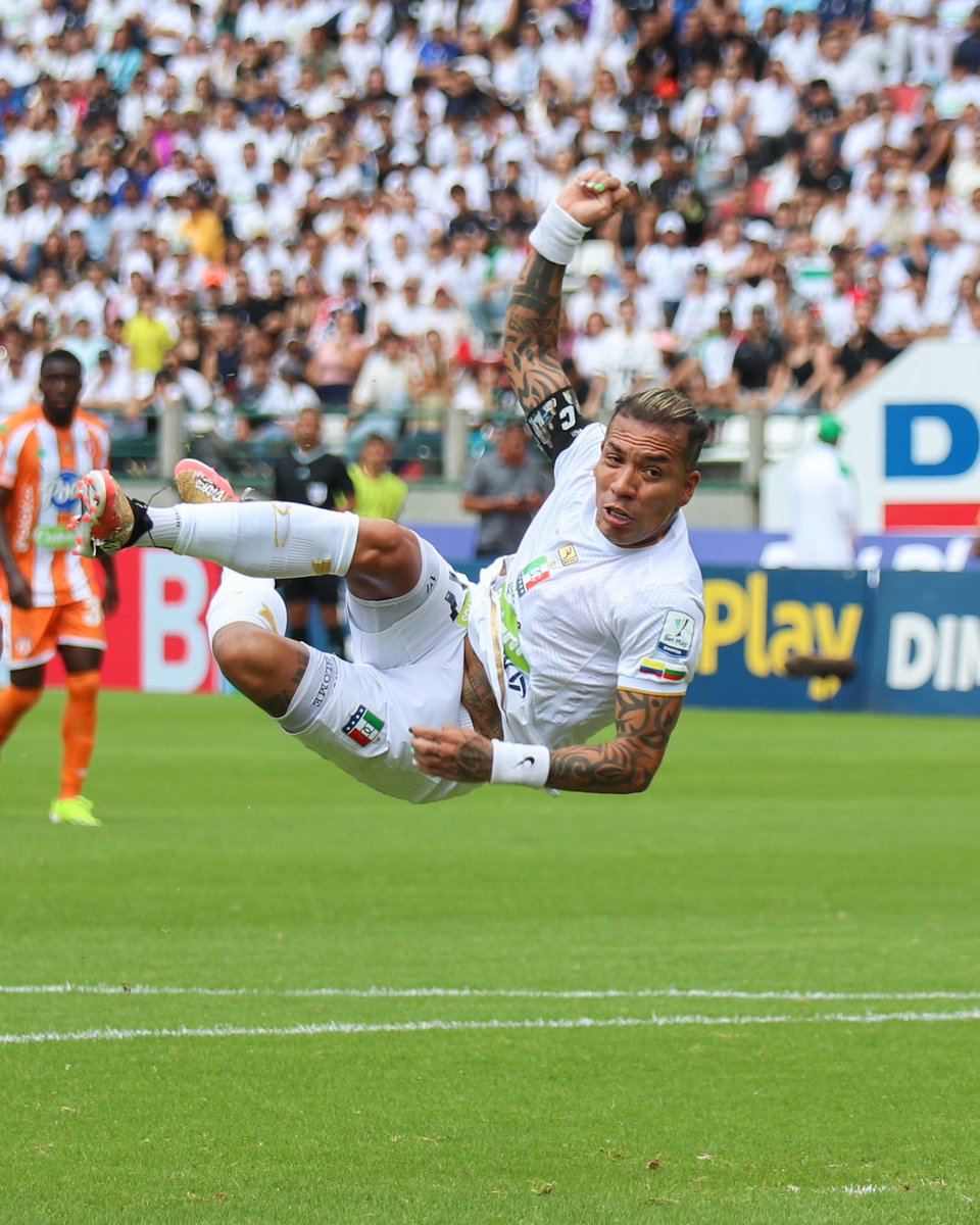 CristianRuden's tweet photo. Once Caldas vs Envigado F.C. Estadio a reventar. Minuto 14 del encuentro, un centro por derecha de Cuesta que conecta de manera magistral el goleador Dayro Moreno para igualar a Galván Rey como máximos anotadores del Fútbol Profesional Colombiano y pasar a la historia. 1/4🧵 https://t.co/Na8WbmBqcI