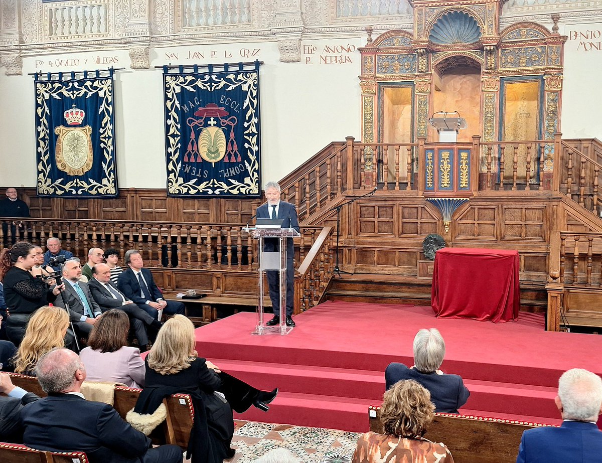 Grande-Marlaska interviene en la entrega de los XXI Premios de la <a href="/FundacionRBS/">FundacionRBS</a>, en el Paraninfo de la <a href="/UAHes/">Universidad Alcalá</a>

🗣️ "Frente a la barbarie del terror, sentimos orgullo de quienes destacáis por vuestra contribución a los valores de convivencia y tolerancia que encarnó Rodolfo Benito"
