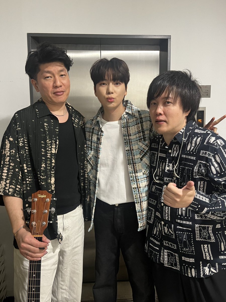 先週の金曜日はKOGUN Birthday Fanmeeting - Flower Road 28 -でした！
コゴン君のアツい歌に感化されっぱなし！
２ndでは僕と掘越君にもびっくりなサプライズ企画もありとても楽しいライブでした！
改めてコゴン君誕生日おめでとうございます！
  <a href="/ko_gun_/">고건</a>