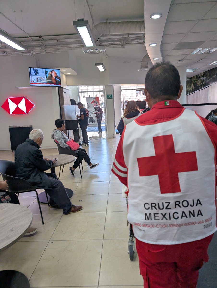 andre_desb's tweet image. Agradezco a la gerente de la sucursal por hacer hasta lo imposible por resolver lo más rápido posible, pero CONDENO ABSOLUTAMENTE el trato indigno que se da por canales digitales y telefónicos para clientes

Son un pésimo banco, no tienen vergüenza. (6/6)
@CondusefMX @CONAPRED