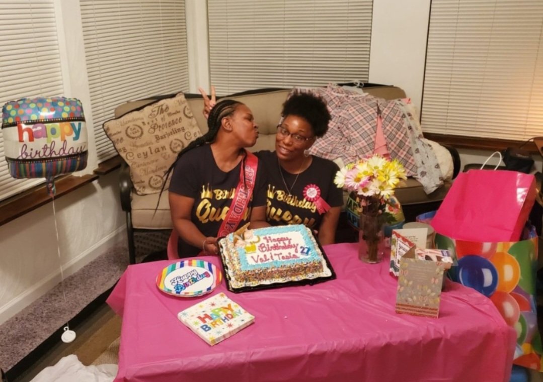 FrantasiaXo's tweet image. Just laid my auntie mom to rest 💔