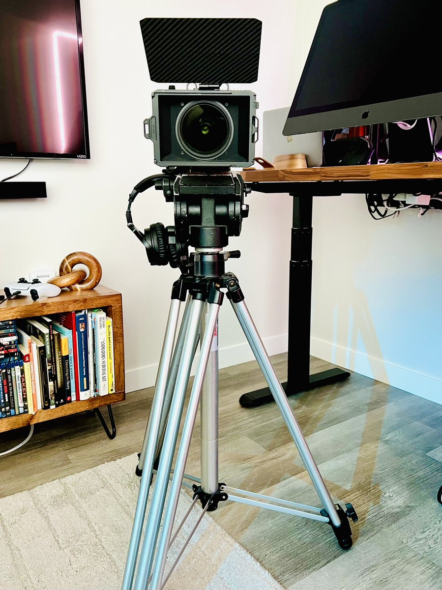 Joshua Leonard tweet media