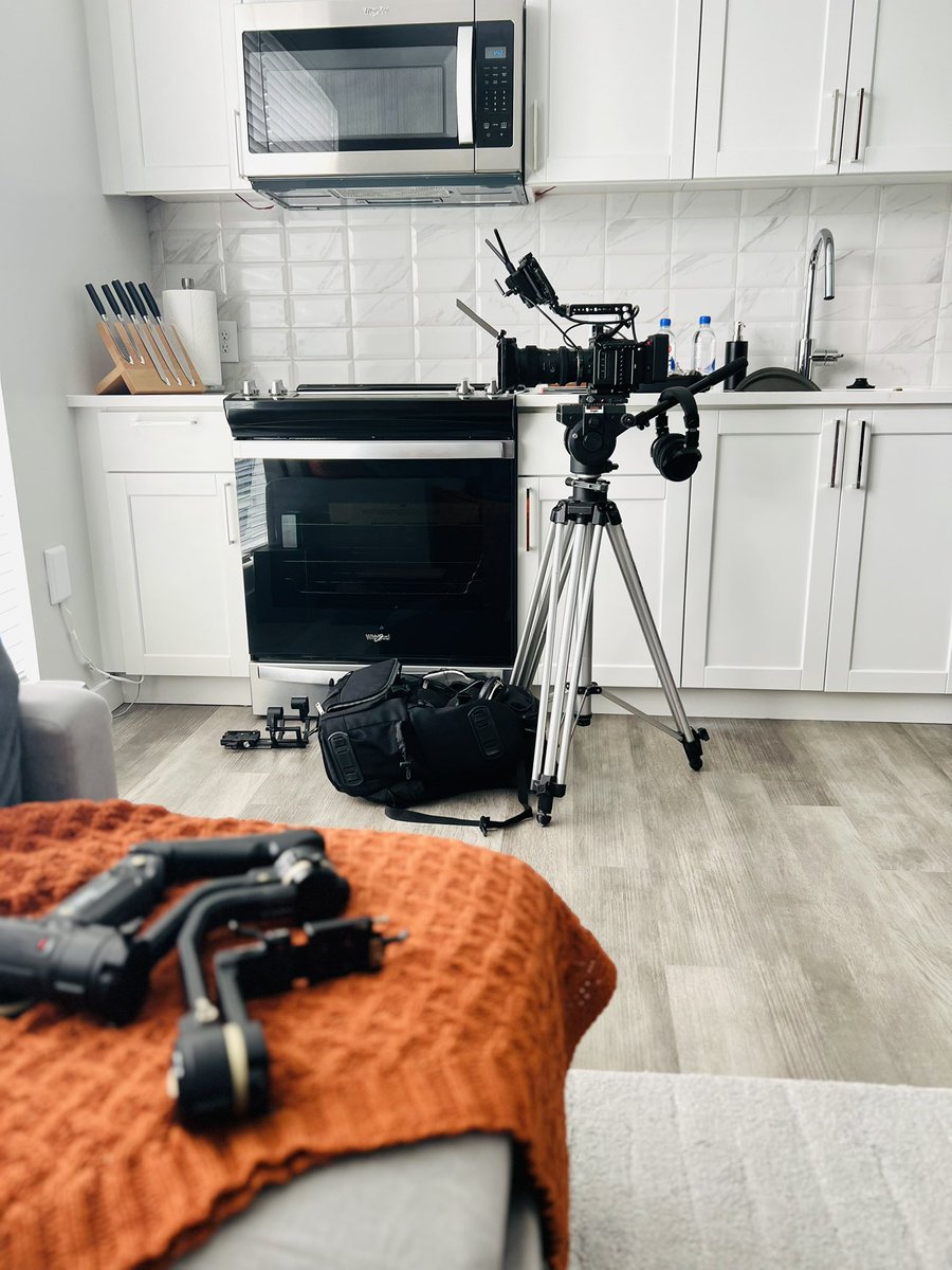 Joshua Leonard tweet media