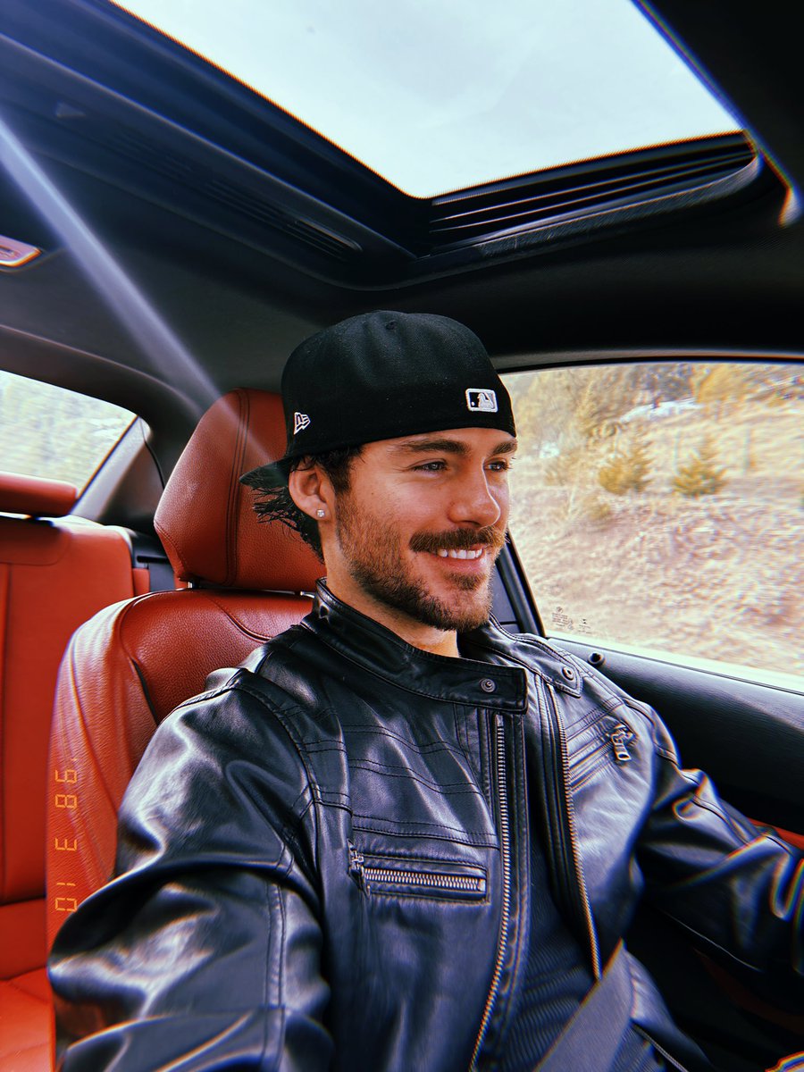 KingHurcules16's tweet image. Fuvkkk I look good today