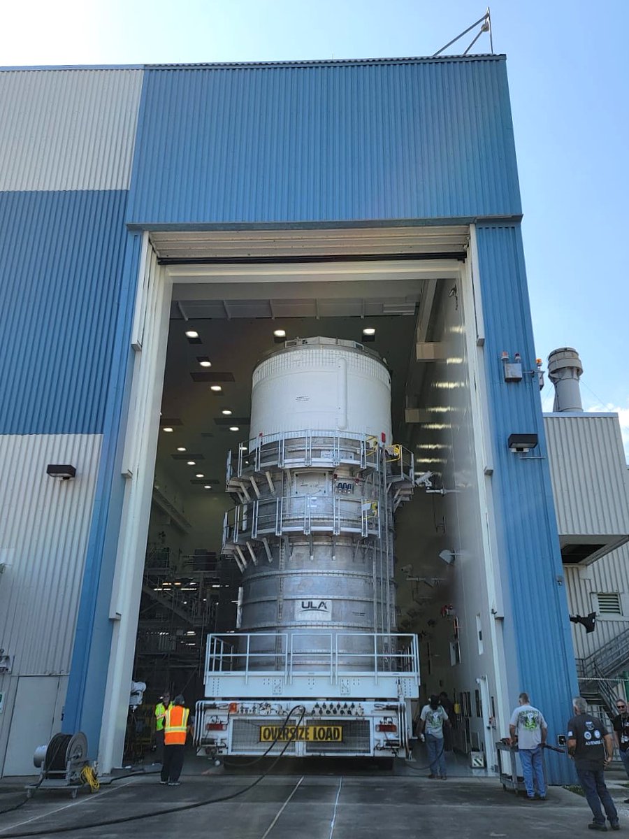 NASAGroundSys's tweet photo. Over the weekend, the interim cryogenic propulsion stage (ICPS) for the @NASAArtemis II mission arrived at @NASAKennedy! Teams delivered the stage to the Multi-Payload Processing Facility from United Launch Alliance’s Delta Operations Center at neighboring Cape Canaveral Space Force Station.

Read more about the ICPS here: https://t.co/QxAriYTtrD