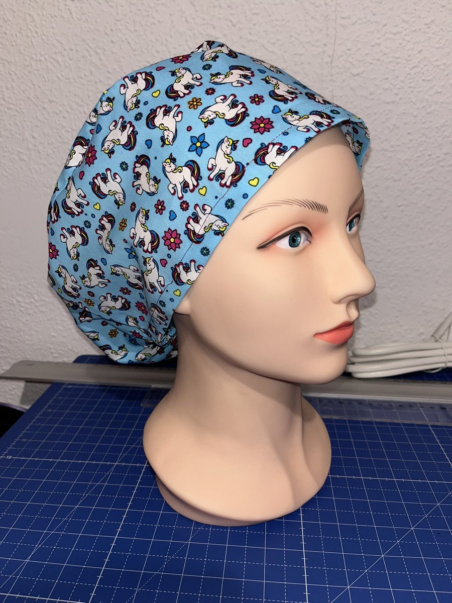 InmaDiPi's tweet photo. #DiarioDeCostura: hoy gorrito de #unicornios y #Pacman (#Comecocos). https://t.co/dKDKLyT9CQ
