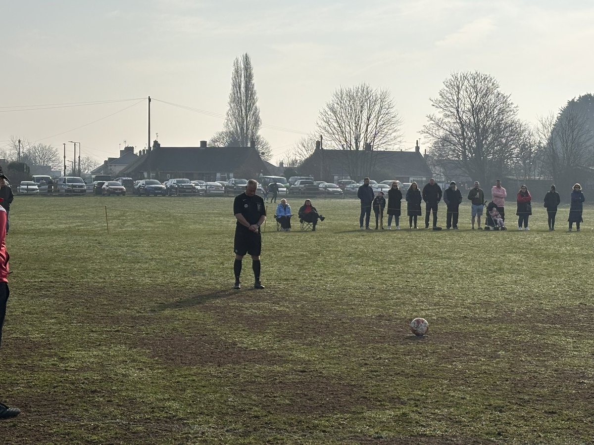 Perfectly observed minutes silence this weekend from our teams for Poppy Atkinson the young girl tragically killed in the incident in Cumbria. 

💙⚽️