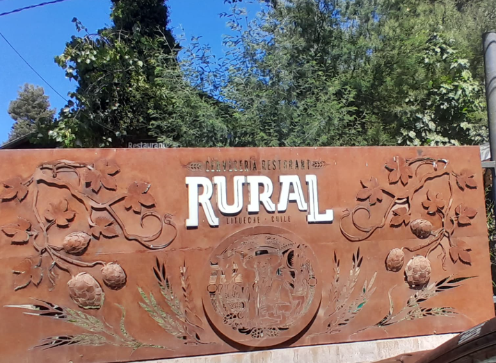 Como parte de #ProChileEnTerreno vinimos a conocer #CerveceríaRural, compromiso que se gestó en #ChileWeek Brasil, donde sus representantes conversaron con el Director Ignacio Fernández, acordardando una visita a la planta para conocer la propuesta de la empresa y su oferta ✈️🇨🇱