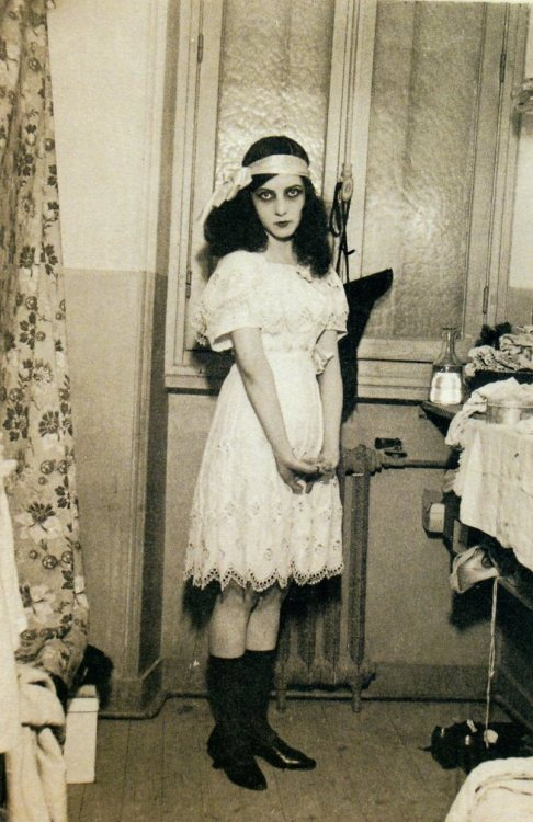 Suzanne08253534's tweet photo. French silent film actress Musidora. She famously played the role of Irma Vep in Les Vampires https://t.co/clkqbNybt6