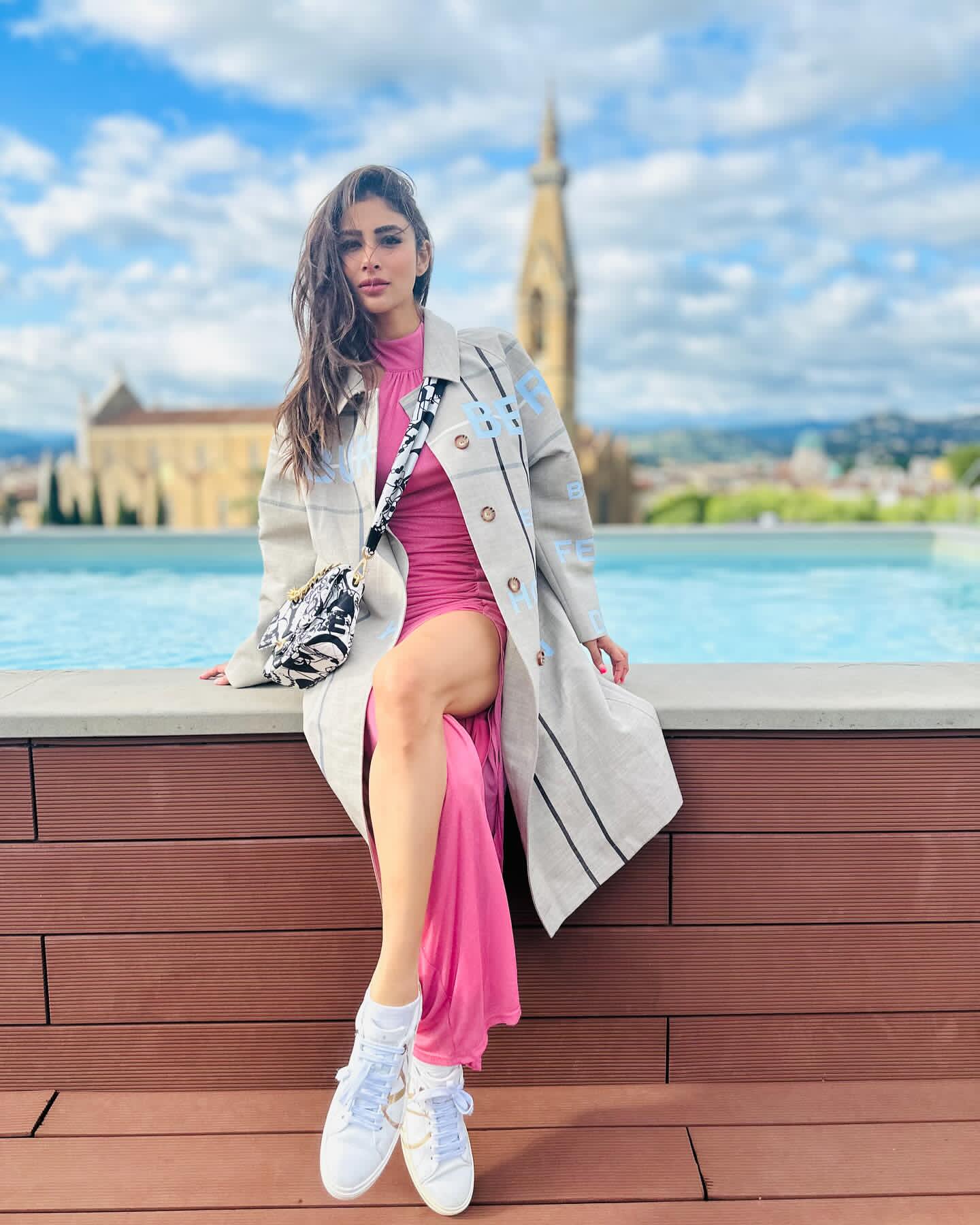 Gls5-ZbagAAm-c9?format=jpg&name=large