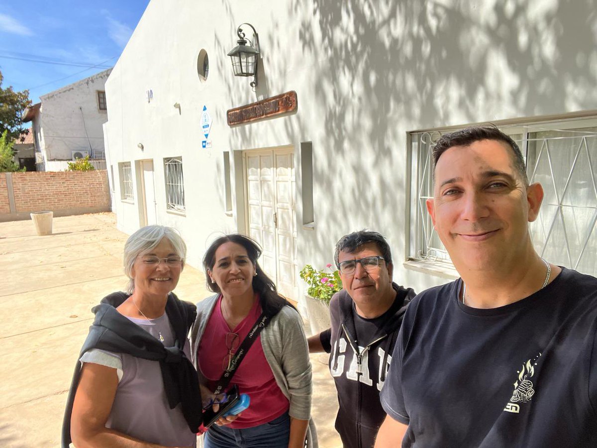 GiovanettL's tweet photo. Visitamos la vecinal del #BarrioRioGrande para coordinar las acciones, dispositivos y talleres para #Infancias y #AdultosMayores que desarrollaremos durante el año.🍀
#MuniPresente
#SomosNeuquenCapital
@DDHH_RI_CI
@munineuquen @MarianoGaidoOk https://t.co/JojnnIFELx