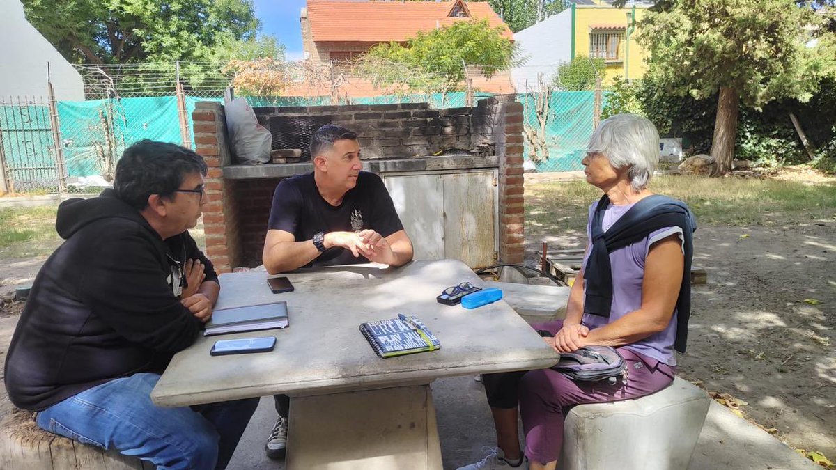 GiovanettL's tweet photo. Visitamos la vecinal del #BarrioRioGrande para coordinar las acciones, dispositivos y talleres para #Infancias y #AdultosMayores que desarrollaremos durante el año.🍀
#MuniPresente
#SomosNeuquenCapital
@DDHH_RI_CI
@munineuquen @MarianoGaidoOk https://t.co/JojnnIFELx