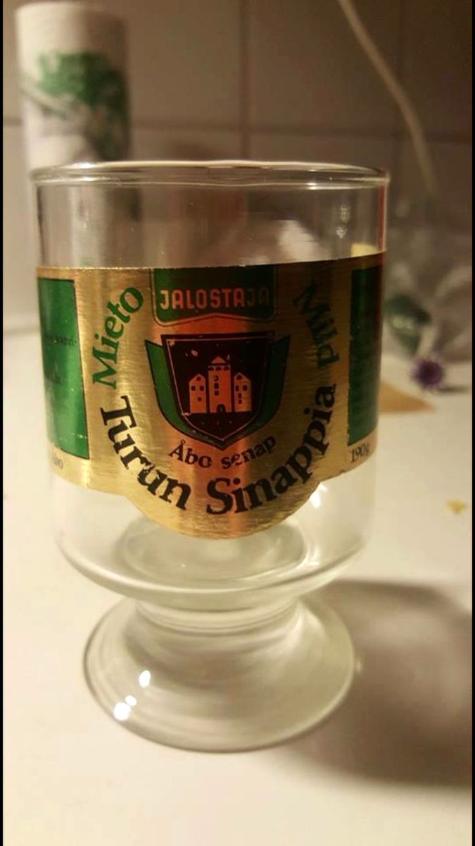 ApacheQQ's tweet photo. Tämä on myös vanha, mutta jo lasin takia haluan tämän takaisin. #nostalgia #sinappi #kaipaan https://t.co/eZsCCgVmqx