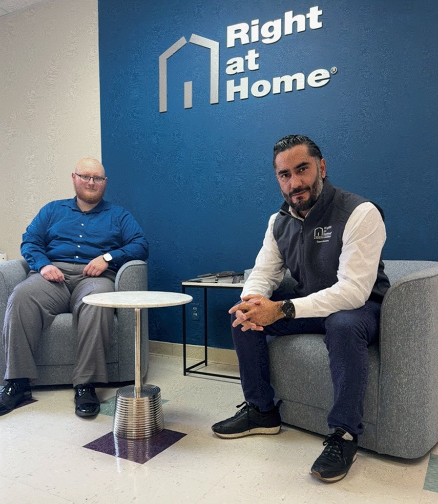 Join us in celebrating a fantastic milestone! We are thrilled to announce that Eduardo Penalosa from San Antonio, TX, has successfully graduated from the Right at Home RightStart Program!
Eduardo has shown huge dedication and effort in starting his business. Originally from...