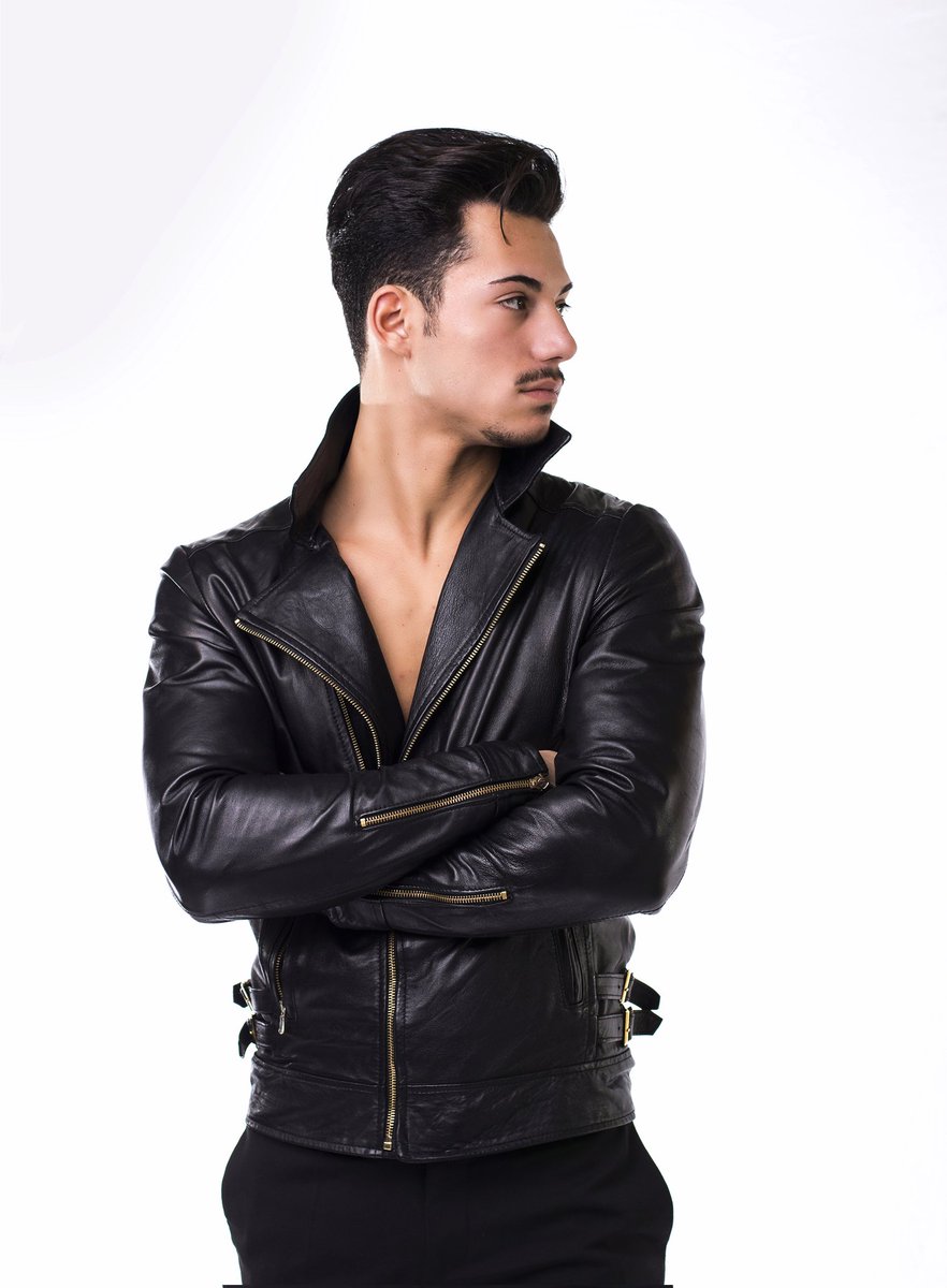 leathercz22's tweet photo. Feel free to retweet, but don't repost from your account. Photos are purchased and copyrighted. Thanks for understanding π
#maninleather #maninleatherjacket #leather #leatherman #leatherguy #leatherjacket #guyinleather #guyinleatherjacket https://t.co/HTliYXOzyW