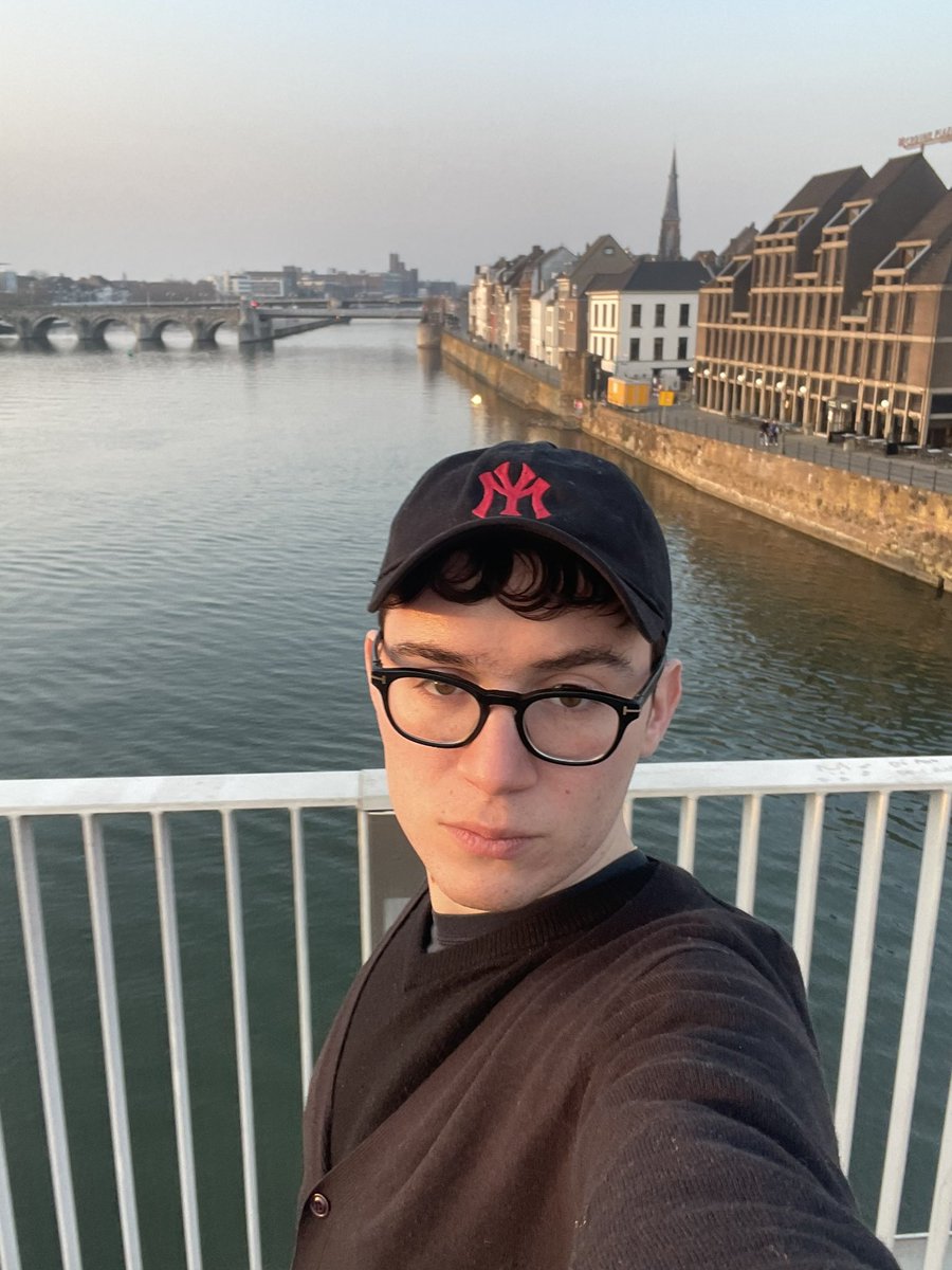 mickal500's tweet image. #hatgame #europe #youngmoney