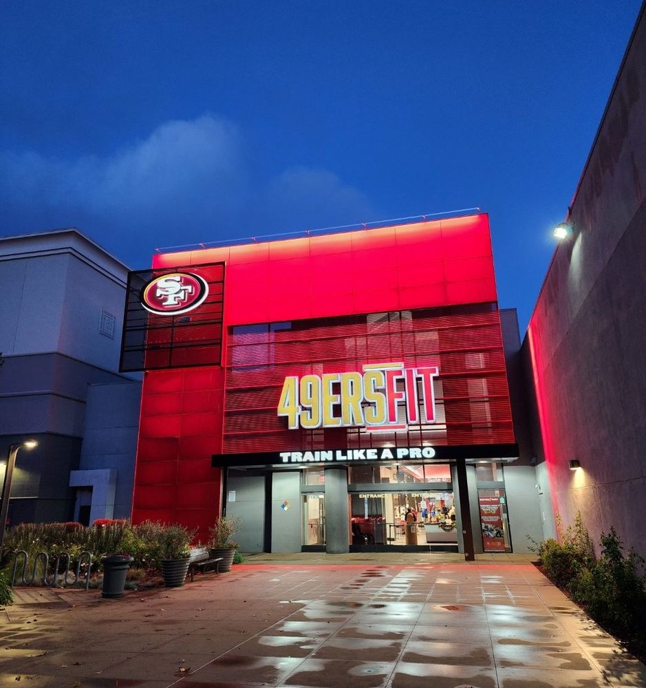 robroham's tweet photo. 49ers Gym at Westgate mall.... I love this place... great Gym #gym #49ers #RealEstate
#Realtor #realestateagent #BuyRealEstate #Buyahom
#Sellmyhome #Sellahome #Sellmyproperty #SellRealEstate #Incomeproperty #Residualincome
#Homeforsale #Homesweethome #Realtornearme https://t.co/kCKYHbRvke