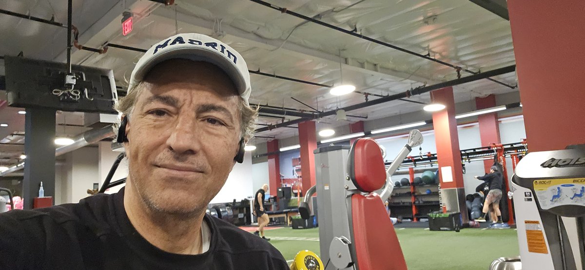 robroham's tweet photo. 49ers Gym at Westgate mall.... I love this place... great Gym #gym #49ers #RealEstate
#Realtor #realestateagent #BuyRealEstate #Buyahom
#Sellmyhome #Sellahome #Sellmyproperty #SellRealEstate #Incomeproperty #Residualincome
#Homeforsale #Homesweethome #Realtornearme https://t.co/kCKYHbRvke